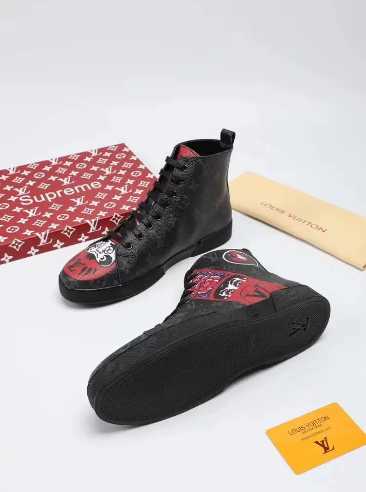 Factory price: 400💰 [LV] Animal series limited edition high-top sports shoes for men, L classic print, new autumn and winter style, original replica, 1:1 Counter quality, the fabric is Italian 🇮🇹 imported cowhide ➕🇮🇹 pure sheepskin lining ➕ original outsole, 🔍🔍 high quality, you can go in and out of the counter at will, welcome to compare, the outsole line will never be unglued, all sellers are welcome to sell in the picture above, can be shipped in one piece, code number: 38-44 (45 codes can be customized)